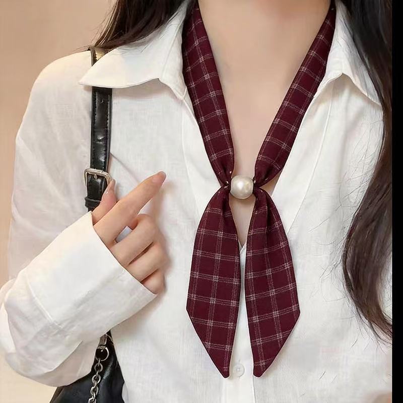 Шарф-твилли с жемчужной пряжко – обзор и цена Travel Accessories Neck